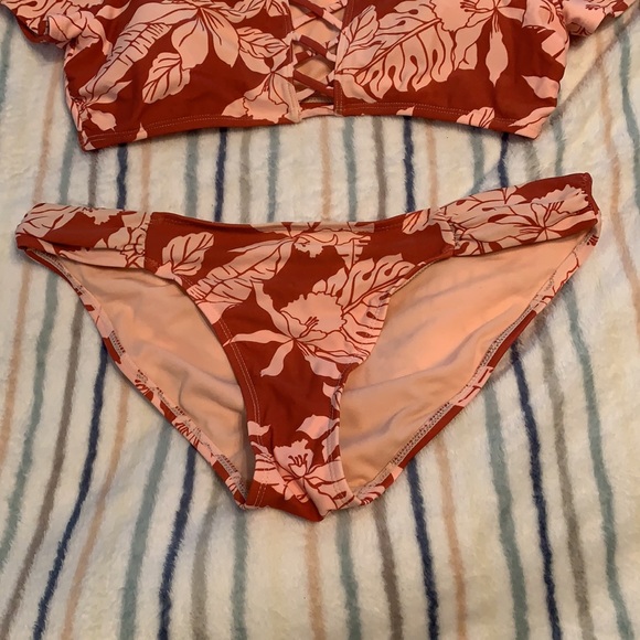 Bikini - Picture 3 of 5